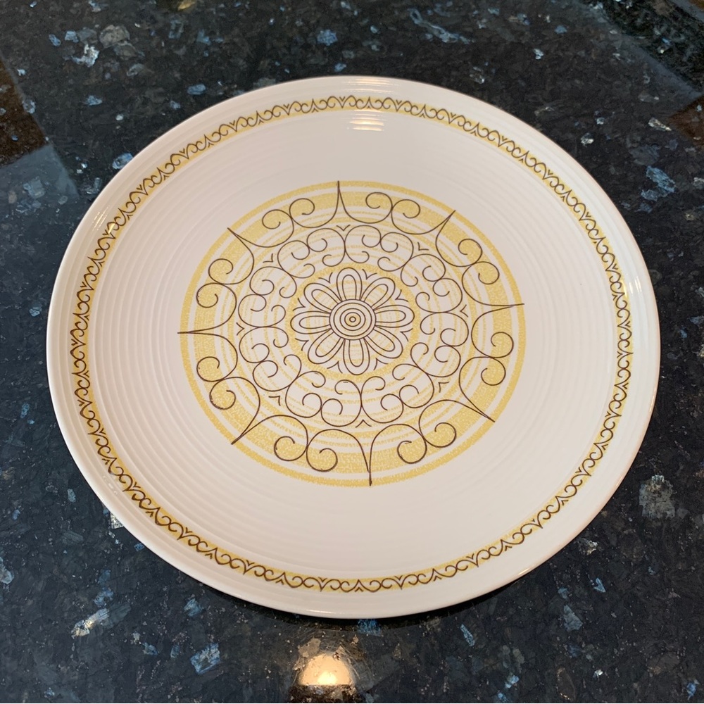 Sierra 12” serving plate yellow platter